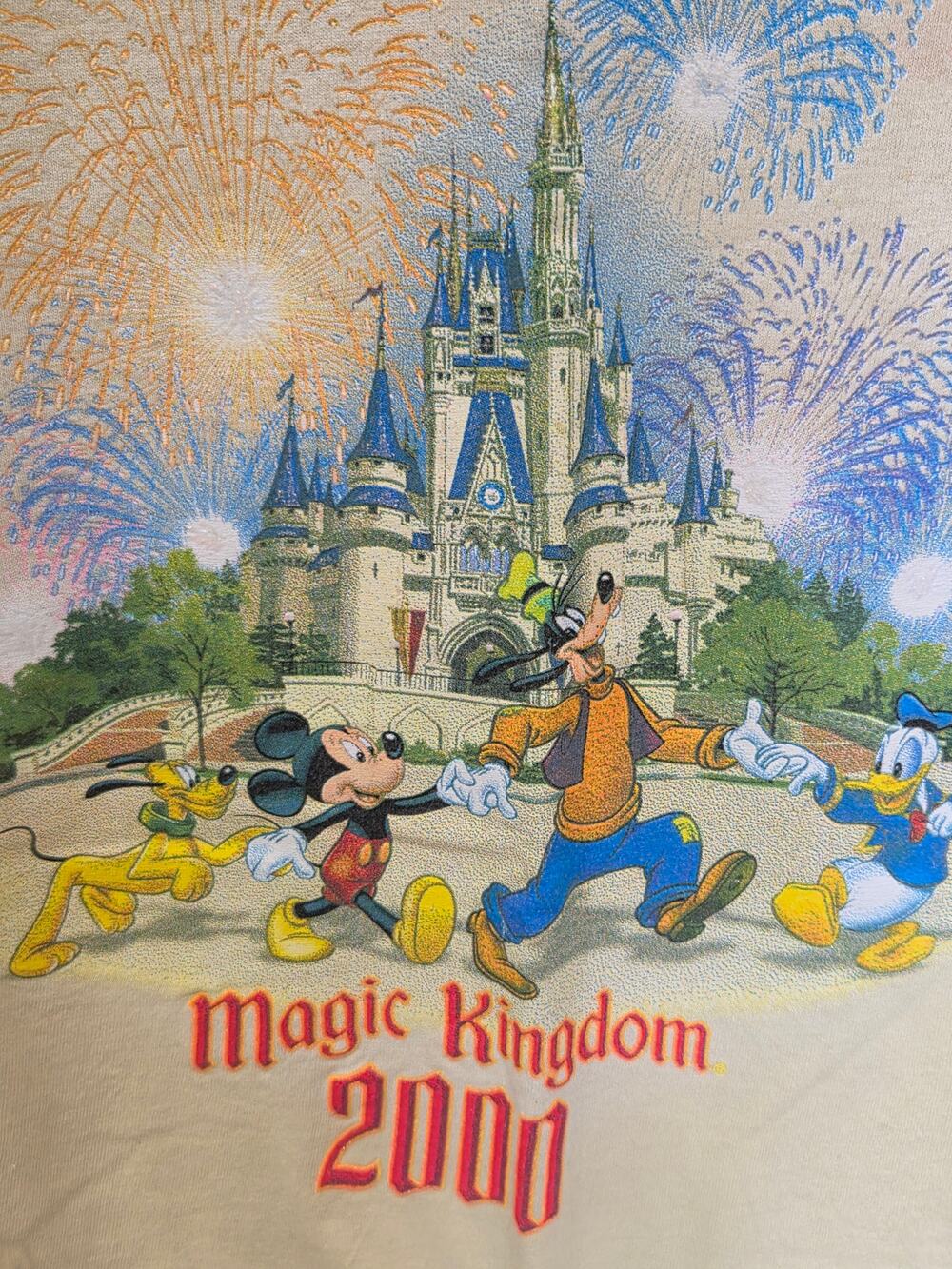 Walt Disney Magic Kingdom 2000 Shirt XL Yellow Y2K Pluto Goofy Mickey Mouse NWOT